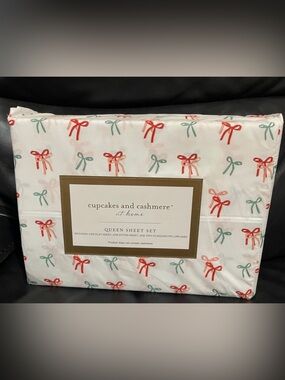Christmas Cupcakes and Cashmere Twin Stripe Bows Queen Sheet Set